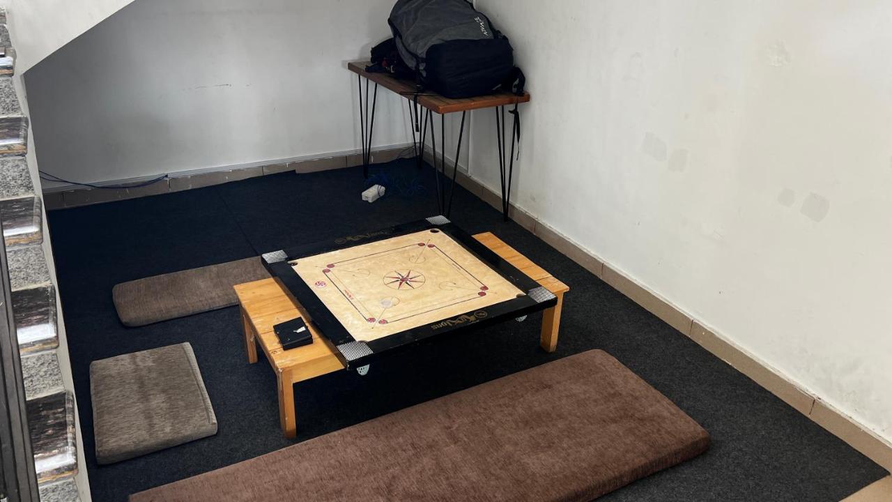 Flyscape Hostel Bīr Екстериор снимка