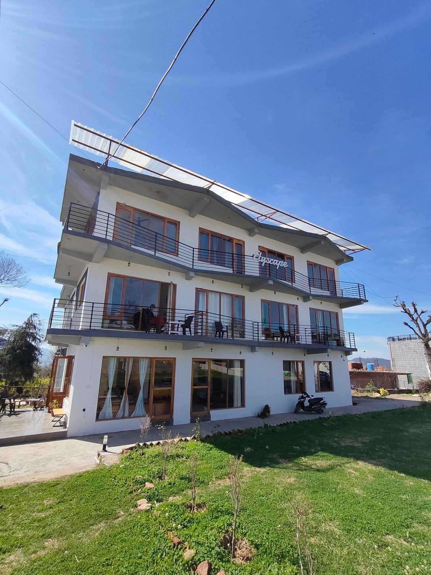 Flyscape Hostel Bīr Екстериор снимка