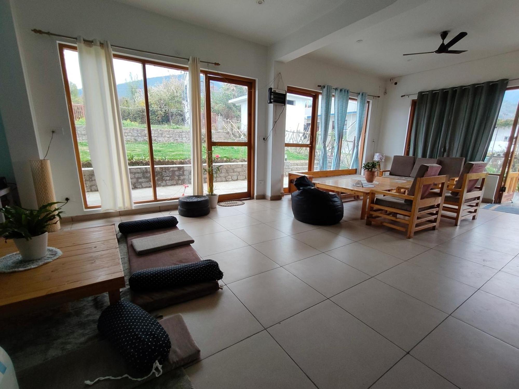 Flyscape Hostel Bīr Екстериор снимка